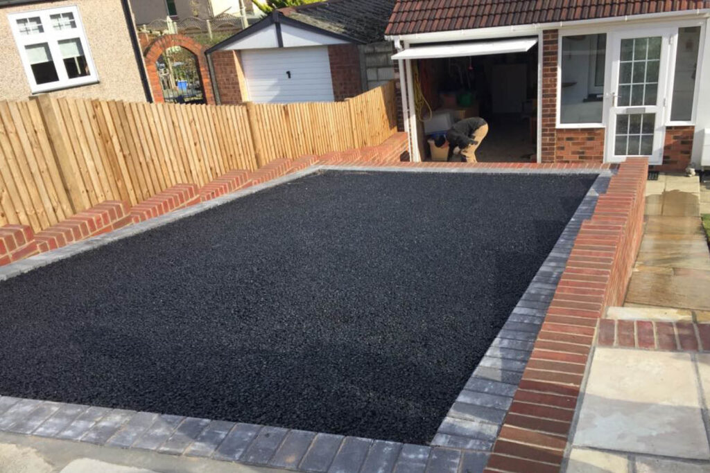 Harlow Wood raised tarmacadam drive with picture frame edging
